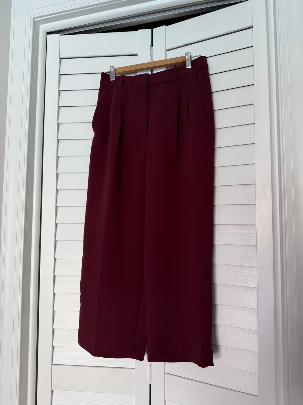 Wilfred/Aritzia Burgundy pants